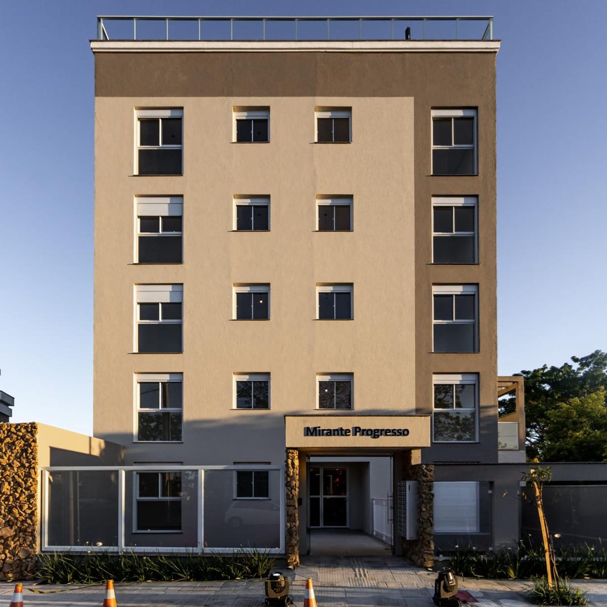 Apartamento com 112,28 m² privativos, 4 dormitórios e 1 suíte em Montenegro